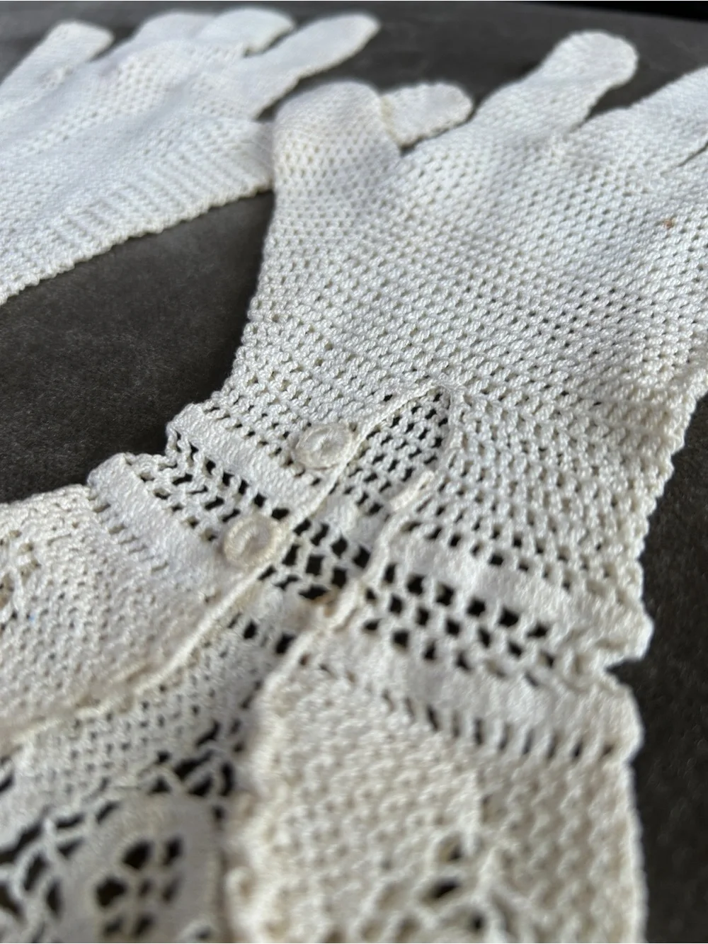 Vintage handmade Crochet Lace Women's Gloves - Cream